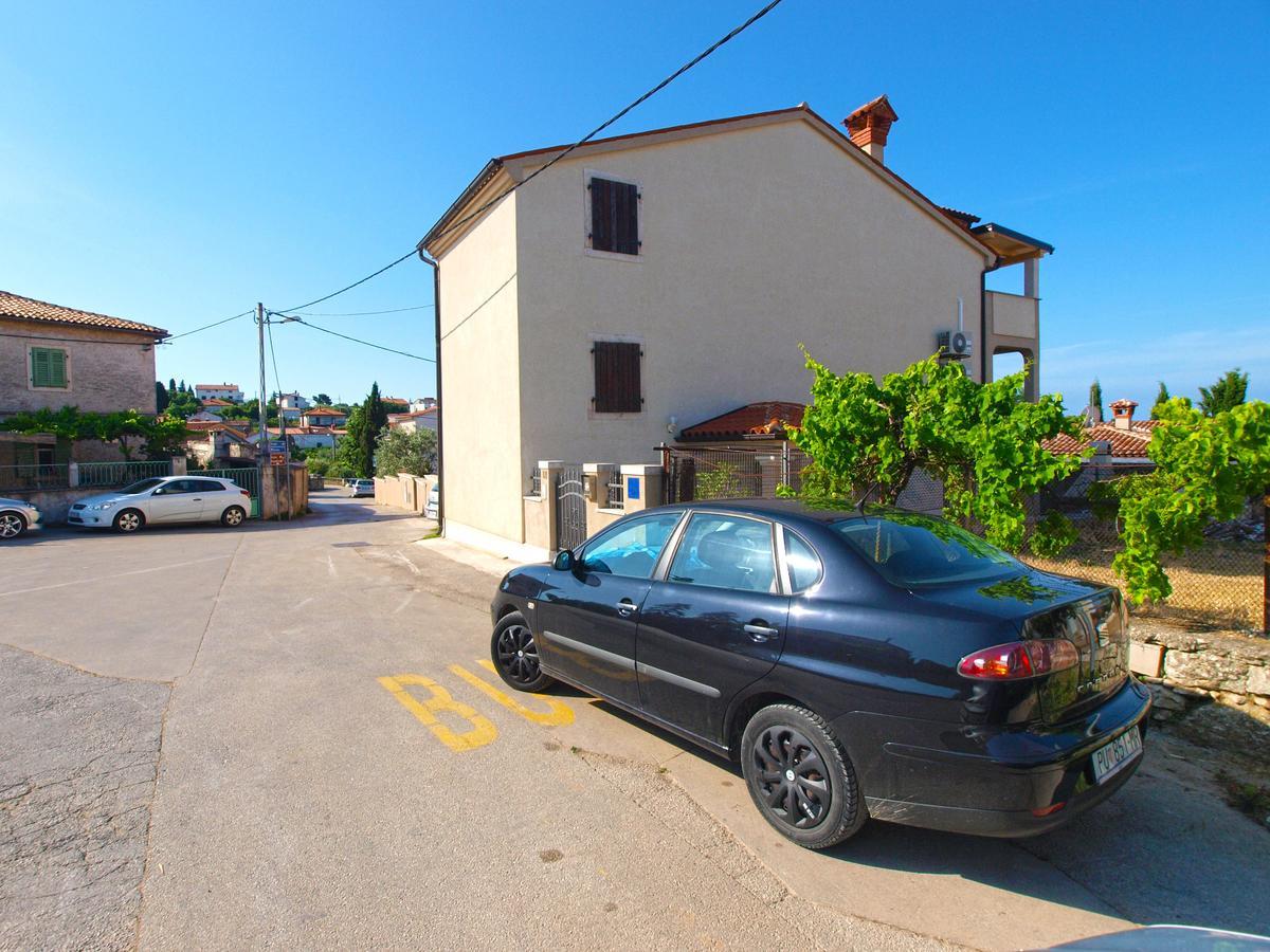 Apartments Kristina 1531 Pola Esterno foto
